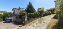 villa indipendente con giardino.