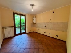 Porzione di villa con giardino.